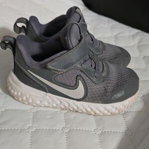 Nike Gray Toddler Sneakers Size 6C